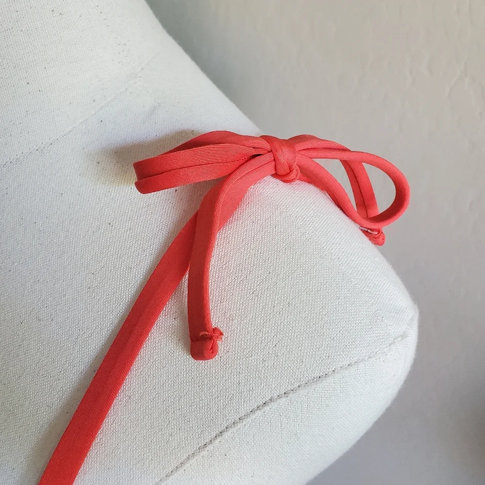 ⭐️4/$20‎ Sugar Beach Bikini TopSize XS
